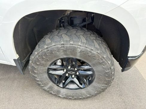 Used 2021 Chevrolet Silverado 1500 Custom Trail Boss w/ LPO, Dark Essentials Package AWD/4WD image 24