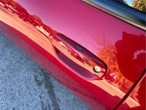 Used 2016 Dodge Challenger SRT Hellcat image 16