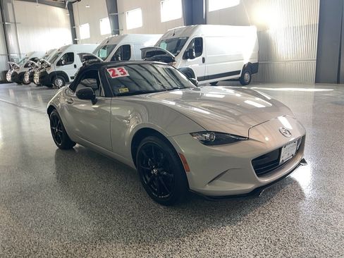 Used 2023 MAZDA MX-5 Miata Club RWD image 26