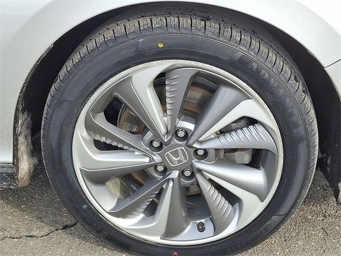 Certified 2018 Honda Clarity Touring image 8