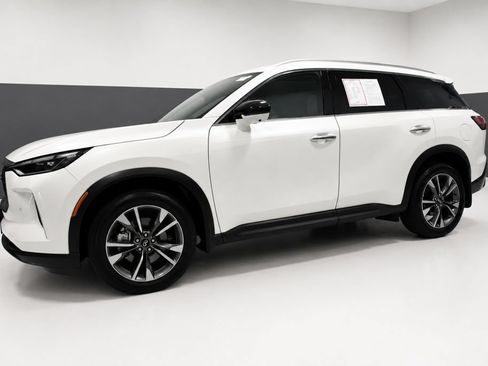 Used 2025 INFINITI QX60 Luxe AWD/4WD image 2