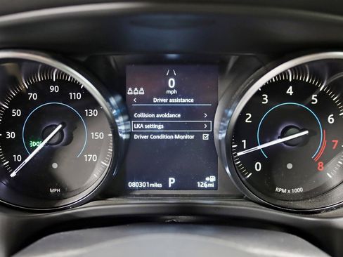 Used 2019 Jaguar F-PACE Premium image 17