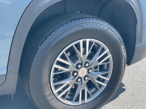 Used 2026 Chevrolet Traverse LT w/ Driver Confidence Package image 28