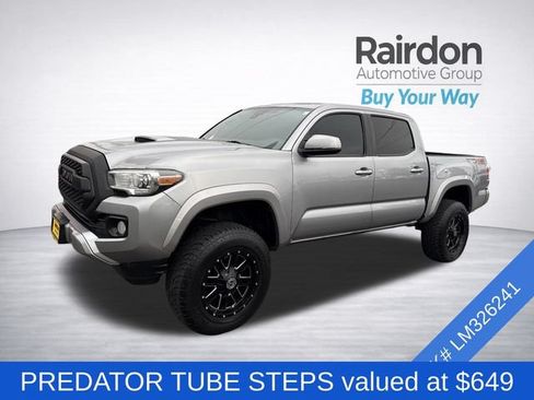 Used 2020 Toyota Tacoma TRD Sport w/ Technology Package AWD/4WD image 3