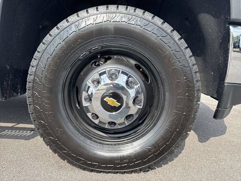 Used 2021 Chevrolet Silverado 3500 LT w/ Snow Plow Prep Package AWD/4WD image 12