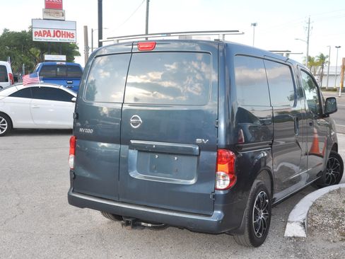 Used 2017 Nissan NV200 SV w/ Technology Package image 3