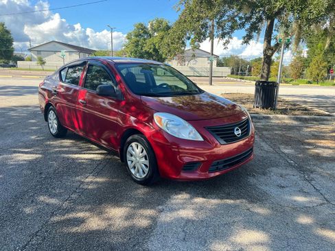 Used 2014 Nissan Versa S Plus FWD image 4