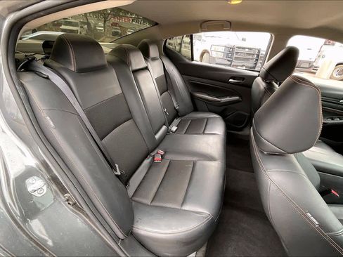 Used 2022 Nissan Altima 2.5 SR image 18