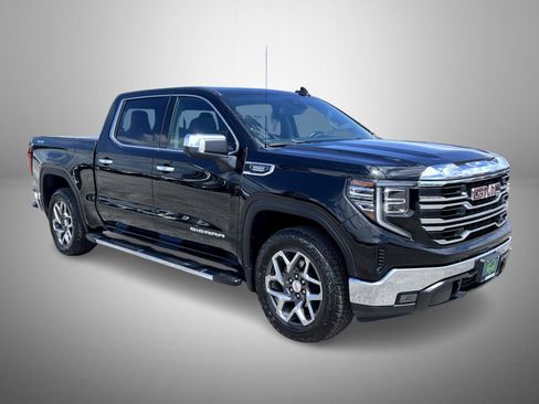 Used 2023 GMC Sierra 1500 SLT w/ SLT Premium Package AWD/4WD image 3