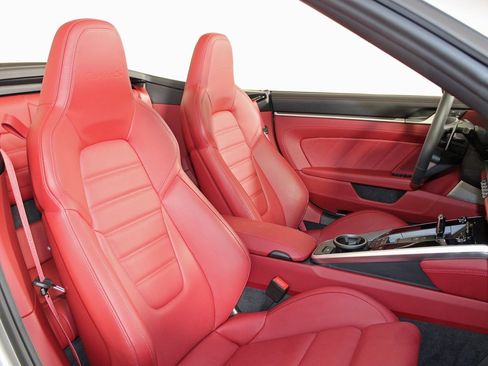 Used 2025 Porsche 911 Turbo S image 44