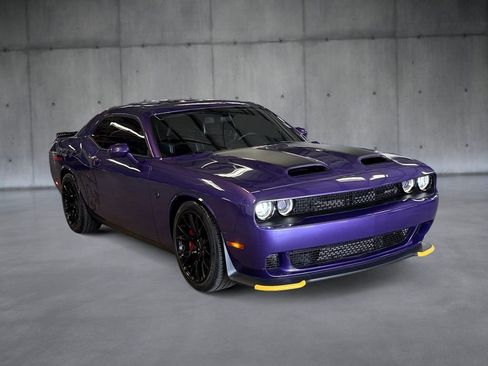 Used 2019 Dodge Challenger SRT Hellcat Redeye image 7