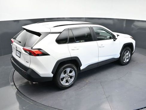 Used 2022 Toyota RAV4 XLE w/ Convenience Package image 29