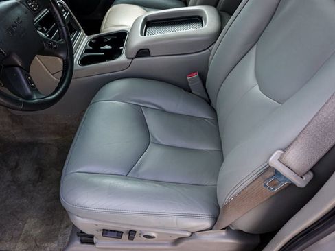Used 2005 GMC Yukon XL 2500 SLT w/ SLT Preferred Equipment Group image 87