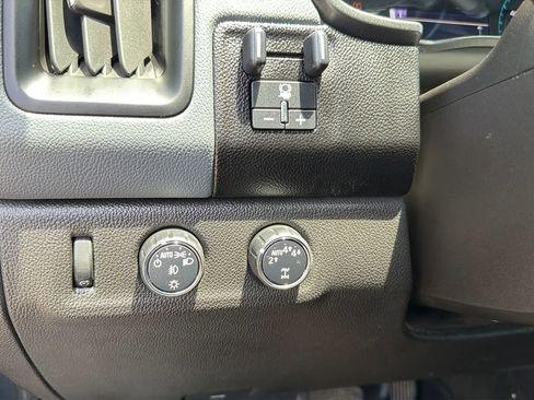 Used 2017 Chevrolet Colorado Z71 AWD/4WD image 22