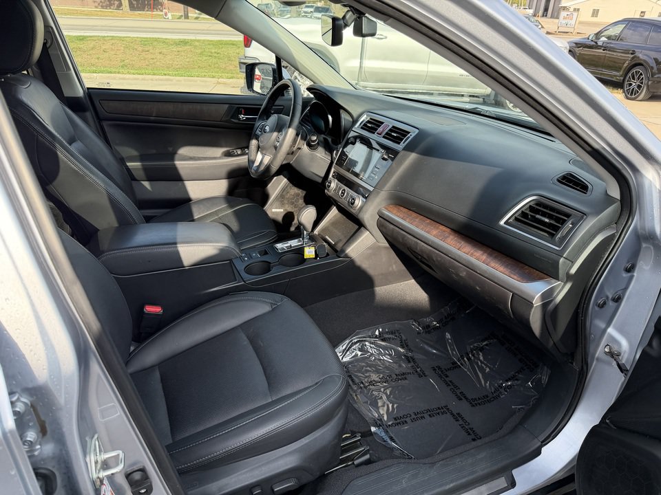 Used 2017 Subaru Outback 2.5i Limited AWD/4WD image 22