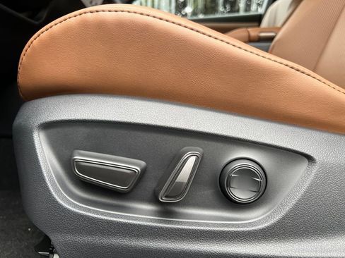 New 2026 Toyota Crown Signia image 15