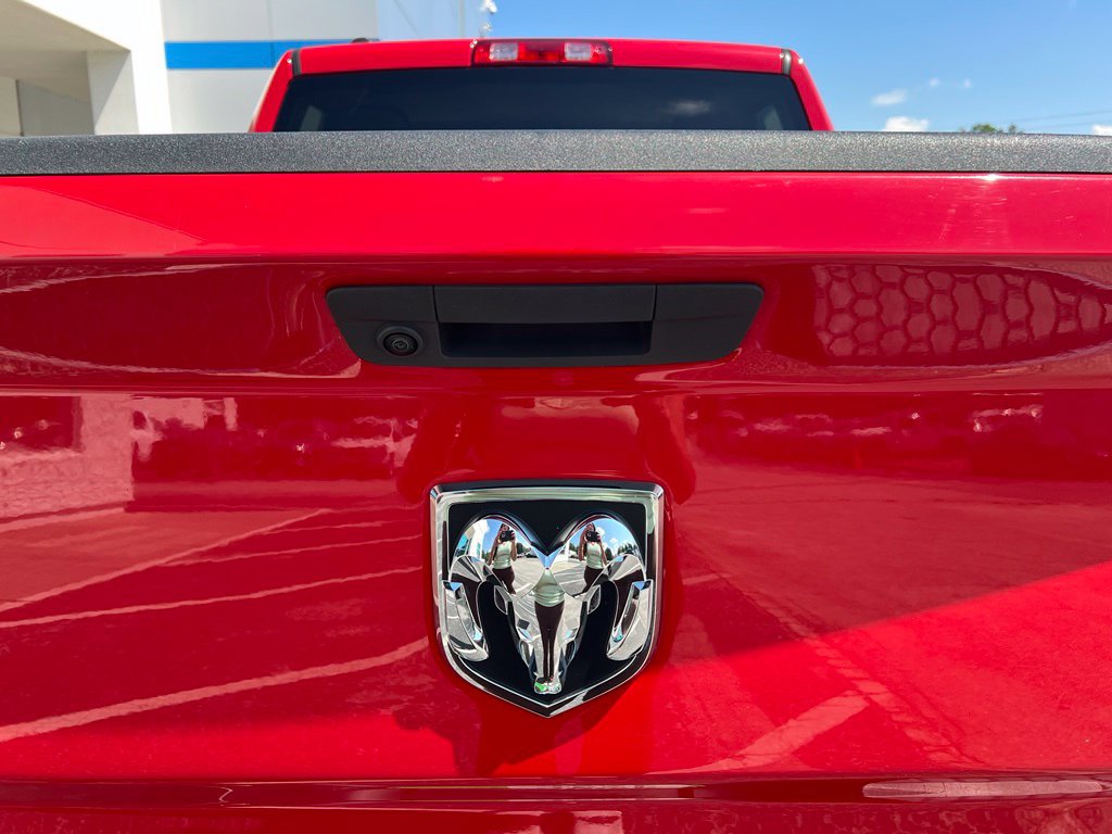 Used 2022 RAM 1500 Classic SLT AWD/4WD image 9