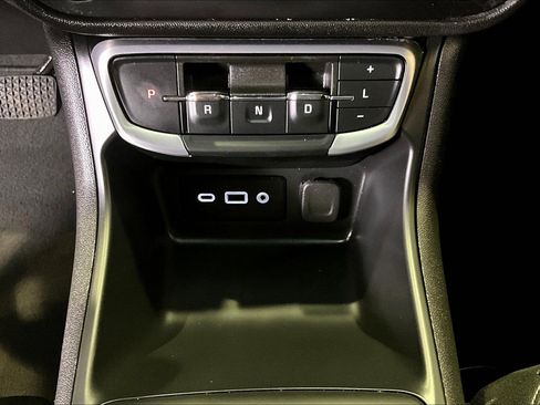 Used 2024 GMC Terrain SLE image 15