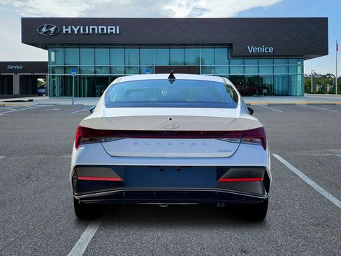 New 2026 Hyundai Elantra Limited FWD image 25