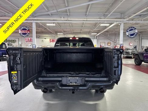 Used 2020 RAM 1500 Limited w/ Black Appearance Package AWD/4WD image 38