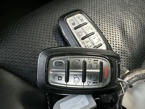 Certified 2021 Chrysler Pacifica Limited w/ Premium & Safety Sphere Group AWD/4WD image 12