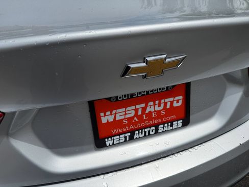 Used 2022 Chevrolet Malibu LT FWD image 25