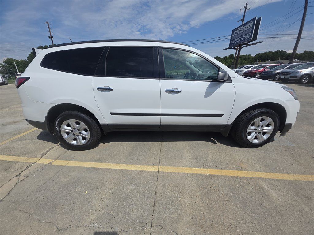 Used 2017 Chevrolet Traverse LS FWD image 1