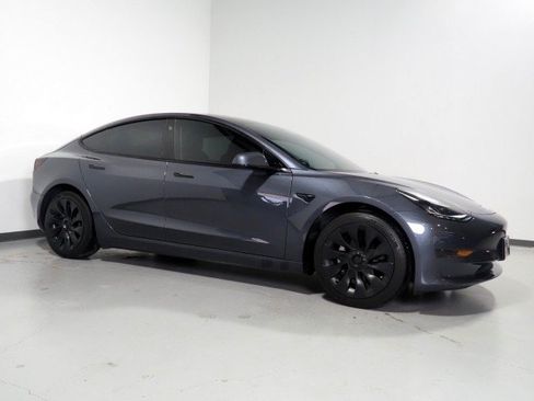 Used 2023 Tesla Model 3 Standard Range RWD image 1