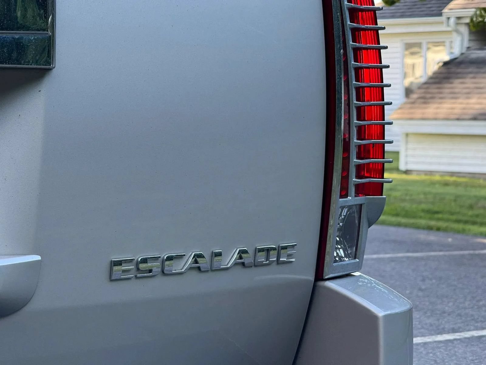 Used 2008 Cadillac Escalade AWD image 9