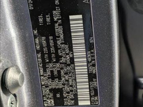 Used 2024 Toyota Highlander LE image 26