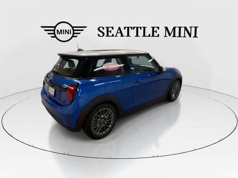 Certified 2025 MINI Cooper S image 11