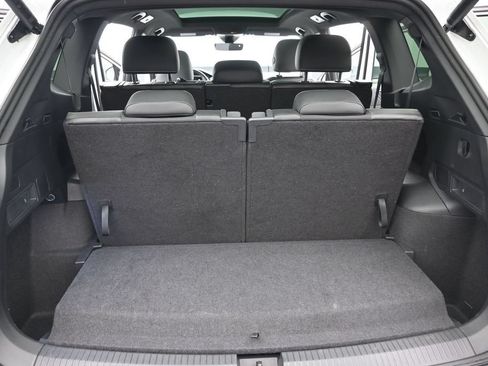 Used 2024 Volkswagen Tiguan SE R-Line FWD image 28
