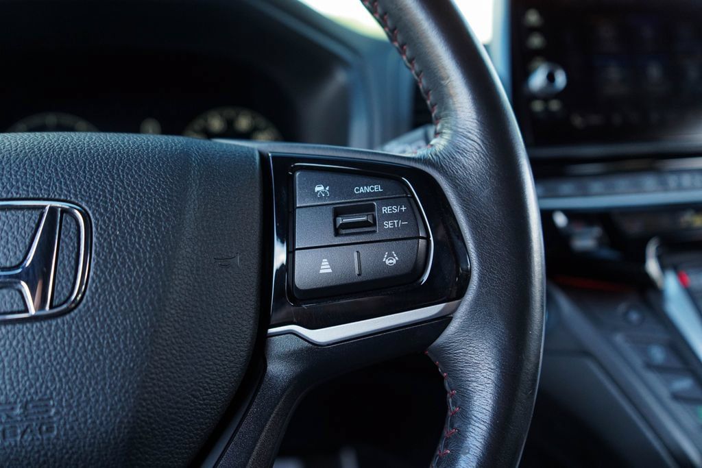 Used 2025 Honda Odyssey Sport-L image 32