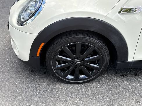 Used 2019 MINI Cooper S w/ Signature Upholstery Package FWD image 8