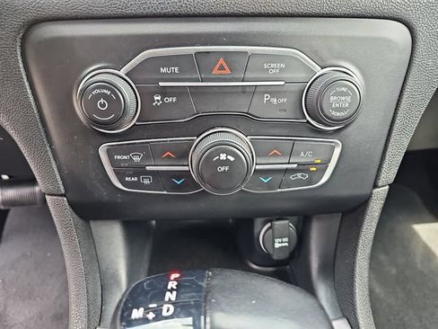 Used 2022 Dodge Charger SXT RWD image 26