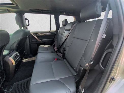 Used 2020 Lexus GX 460 Premium w/ Premium Package AWD/4WD image 18