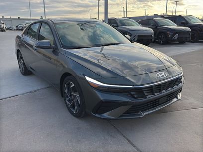 New 2025 Hyundai Elantra Limited