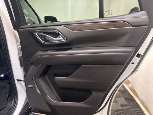 Used 2021 Chevrolet Tahoe Z71 w/ Z71 Signature Package image 14