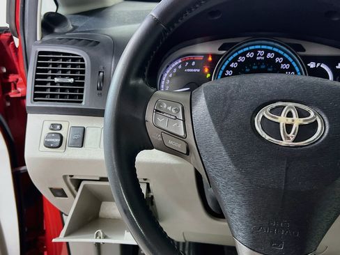 Used 2010 Toyota Venza AWD image 19