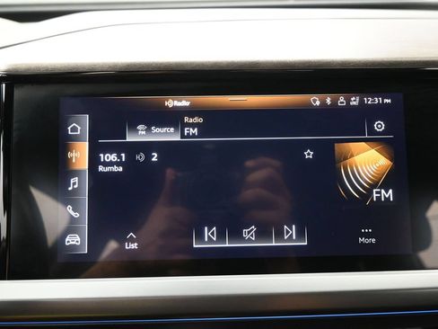 Used 2022 Audi Q4 e-tron Premium Plus w/ Premium Plus AWD/4WD image 19