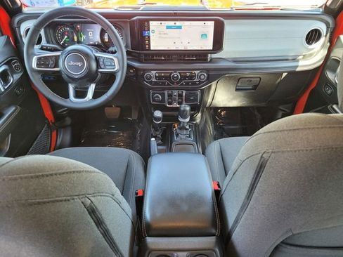 Used 2025 Jeep Wrangler Unlimited Sahara w/ Safety Group AWD/4WD image 13