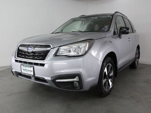 Used 2018 Subaru Forester 2.5i Premium AWD/4WD image 3