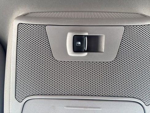 Used 2019 Ford F150 XLT w/ Equipment Group 302A Luxury AWD/4WD image 16