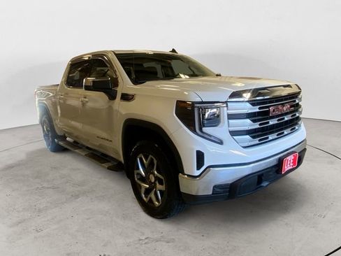 Used 2024 GMC Sierra 1500 SLE w/ Preferred Package image 8