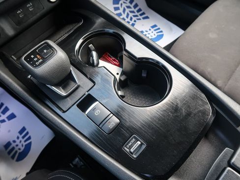 Used 2024 Nissan Rogue S FWD image 27