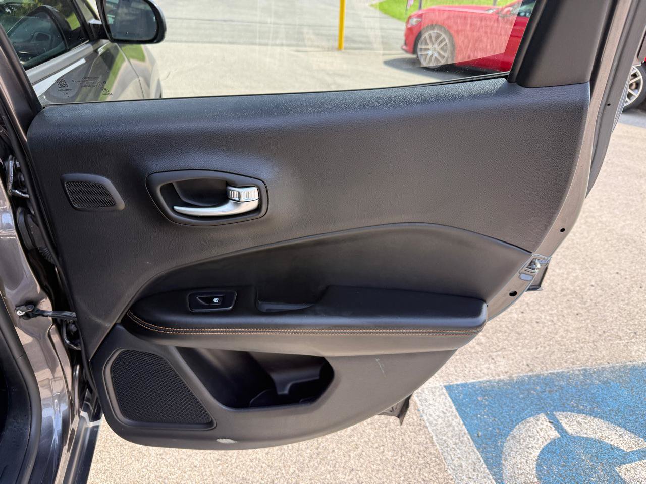 Used 2018 Jeep Compass Limited w/ Navigation Group FWD image 37