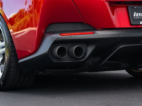 Used 2019 Ferrari Portofino RWD image 31