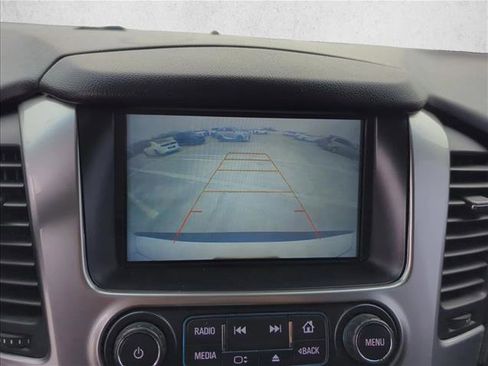 Used 2019 Chevrolet Suburban LT image 18