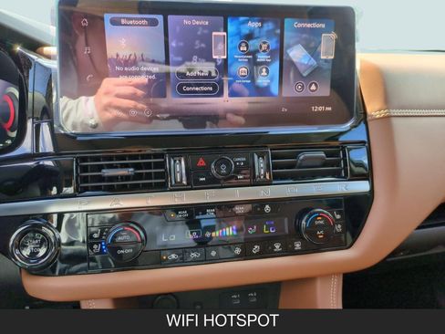 New 2026 Nissan Pathfinder Platinum FWD image 17