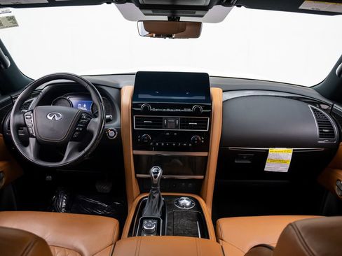 Used 2023 INFINITI QX80 Sensory w/ All-Season Package AWD/4WD image 10